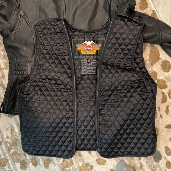 Nearly New Authentic Leather Harley Coat😍 - Picture 14 of 16